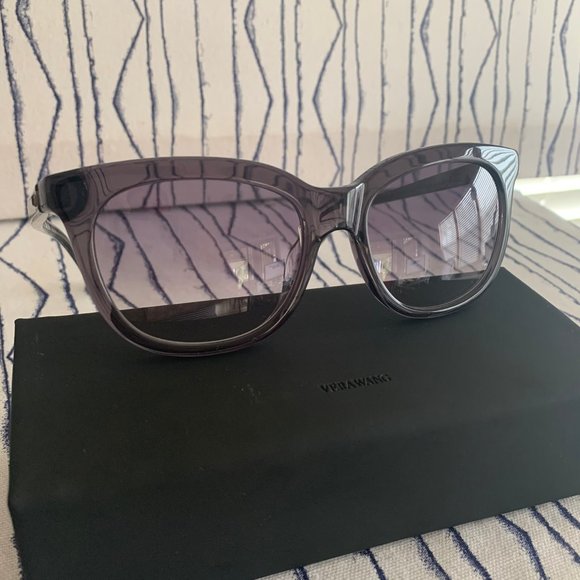 NIB- VERA WANG Cat Eye Sunglasses - Dove/Grey - Picture 2 of 11